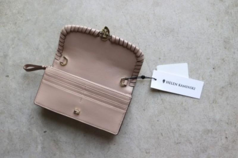 ❤︎新品❤︎ HELENKAMINSKI ヘレンカミンスキー❤︎ブラックポーチ Helen Kaminski 『Helen Kaminski-ヘレンカミンスキー